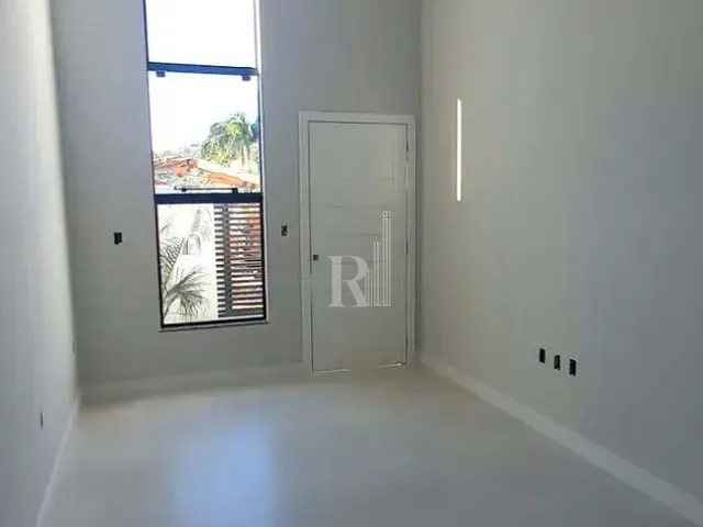 Casa 3 quartos e 2 banheiros, à venda, no bairro Alto São Bento em Itapema