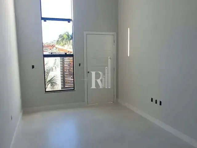 Casa 3 quartos e 2 banheiros, à venda, no bairro Alto São Bento em Itapema