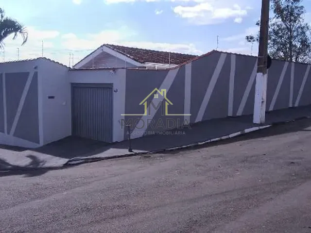 Casa com 325m² 3 quartos e 1 banheiro, à venda, no bairro Nossa Senhora das Dores em Guaxupé