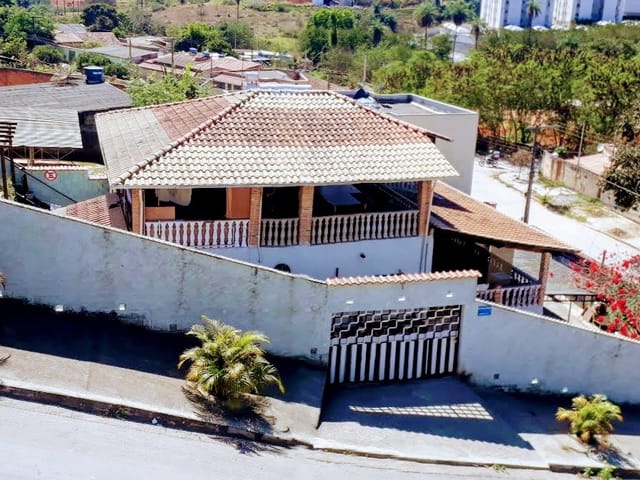 Casa 3 quartos e 1 banheiro, à venda, no bairro Duquesa II (São Benedito) em Santa Luzia