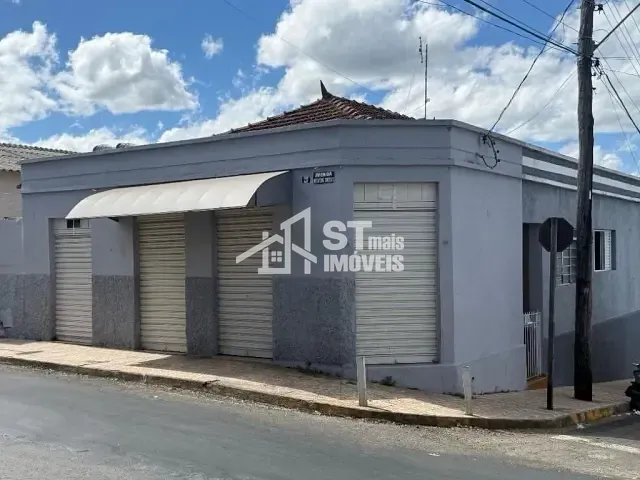 Casa com 250m² 3 quartos e 3 banheiros, à venda, no bairro Vila Betela em Andradas
