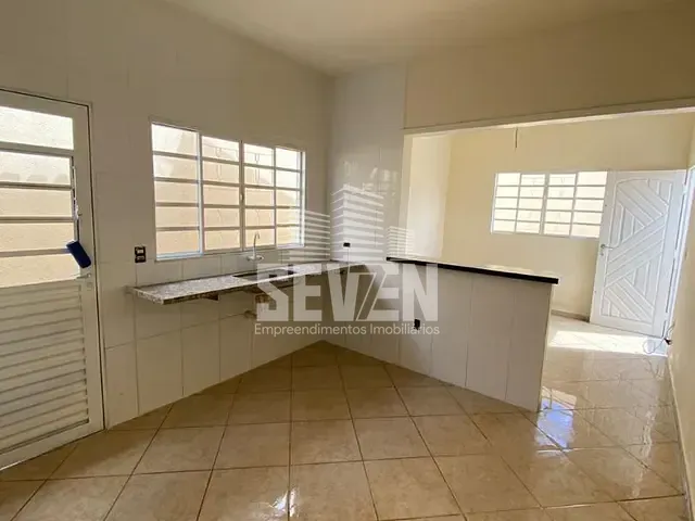Casa com 160m² 3 quartos e 1 banheiro, à venda, no bairro Jardim Helena em Bauru