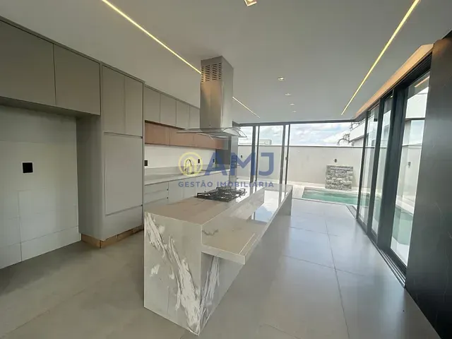 Casa com 338m² 3 quartos e 4 banheiros, à venda ou para alugar, no bairro Parqville Pinheiros em Aparecida de Goiânia