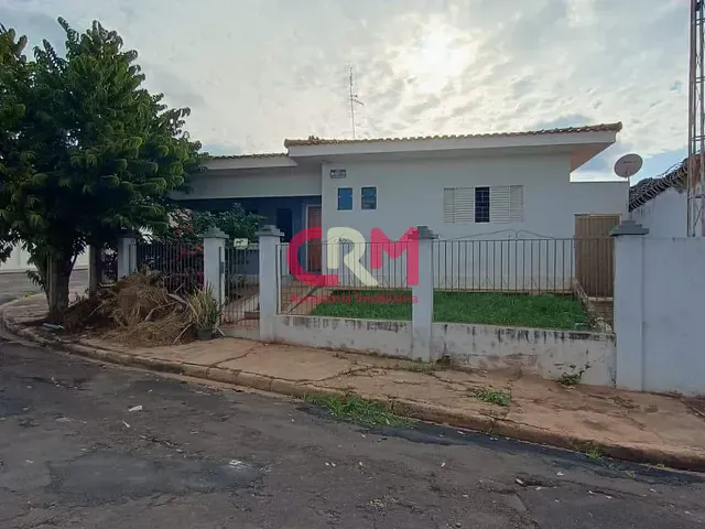 Casa com 297m² 3 quartos e 3 banheiros, para alugar, no bairro Jardim Contendas em Taquaritinga