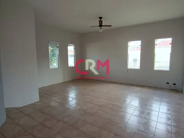 Casa com 297m² 3 quartos e 3 banheiros, para alugar, no bairro Jardim Contendas em Taquaritinga