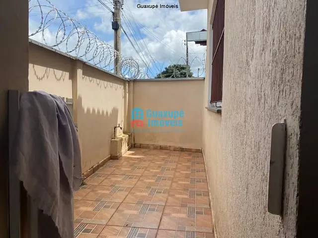 Casa com 1388m² 2 quartos e 1 banheiro, à venda, no bairro VILA ISABEL em GUAXUPÉ
