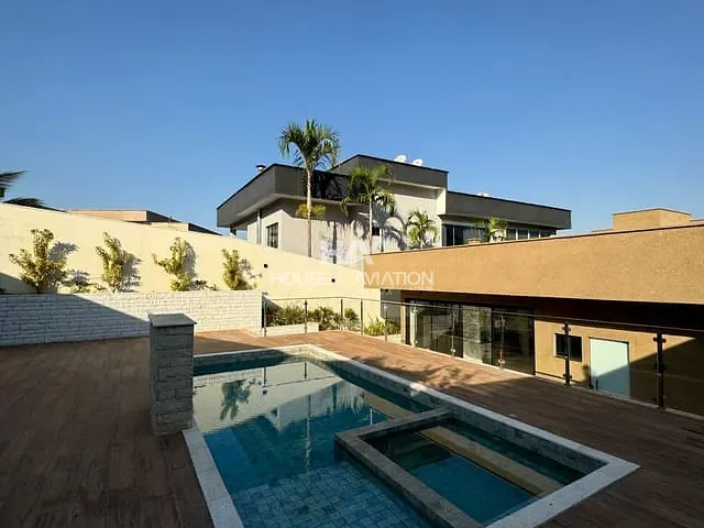 Casa com 620m² 4 quartos e 5 banheiros, à venda, no bairro Condomínio do Lago 3ª Etapa em Goiânia