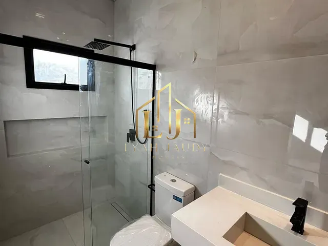 Casa com 375m² 3 quartos e 6 banheiros, à venda, no bairro Jardim Imperial em Cuiabá