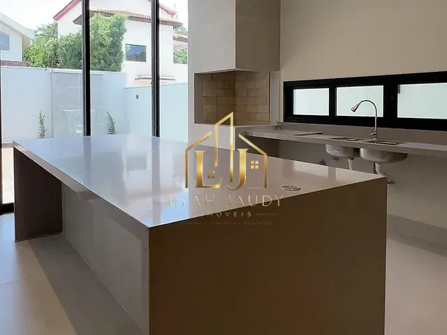 Casa com 375m² 3 quartos e 6 banheiros, à venda, no bairro Jardim Imperial em Cuiabá