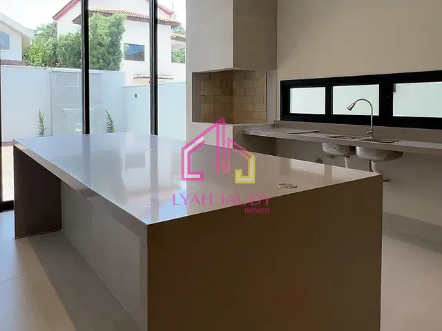 Casa com 375m² 3 quartos e 6 banheiros, à venda, no bairro Jardim Imperial em Cuiabá