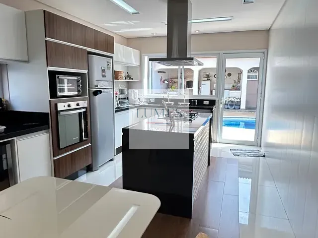Casa com 325m² 3 quartos e 3 banheiros, à venda, no bairro Jardim São Francisco em Santa Bárbara D'Oeste