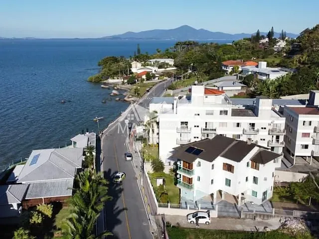 Casa com 621m² 6 quartos e 7 banheiros, à venda, no bairro Ponta de Baixo em São José