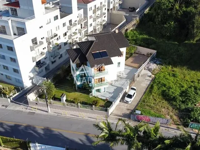 Casa com 621m² 6 quartos e 7 banheiros, à venda, no bairro Ponta de Baixo em São José