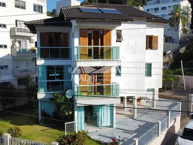 Casa com 621m² 6 quartos e 7 banheiros, à venda, no bairro Ponta de Baixo em São José