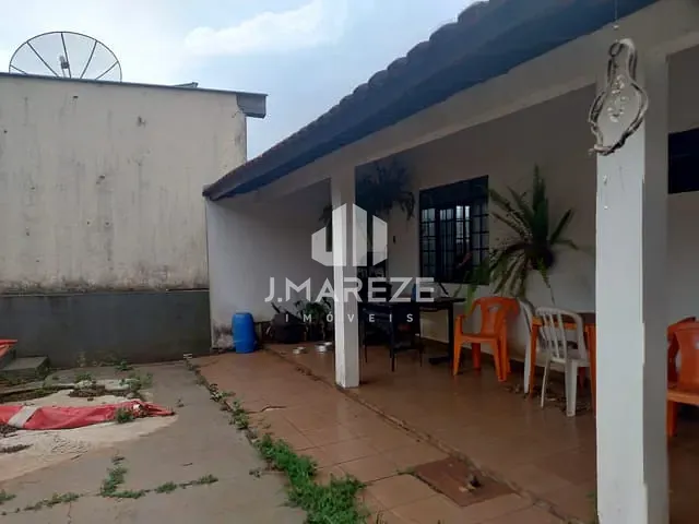 Casa com 410m² 2 quartos e 1 banheiro, à venda, no bairro Jardim Iguatemi em Apucarana