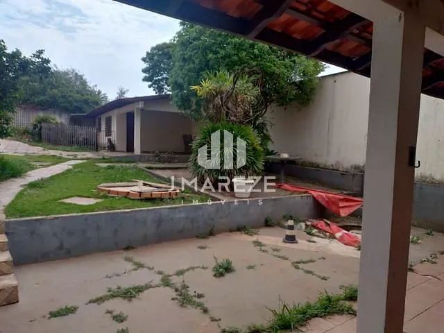 Casa com 410m² 2 quartos e 1 banheiro, à venda, no bairro Jardim Iguatemi em Apucarana