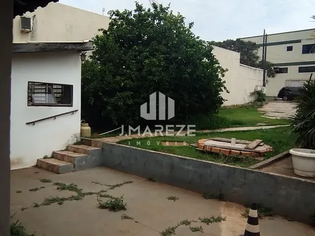 Casa com 410m² 2 quartos e 1 banheiro, à venda, no bairro Jardim Iguatemi em Apucarana