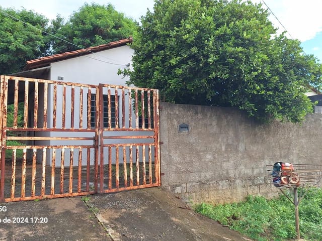 Casa com 200m² 2 quartos e 1 banheiro, à venda, no bairro Nova Morada II em Arcos