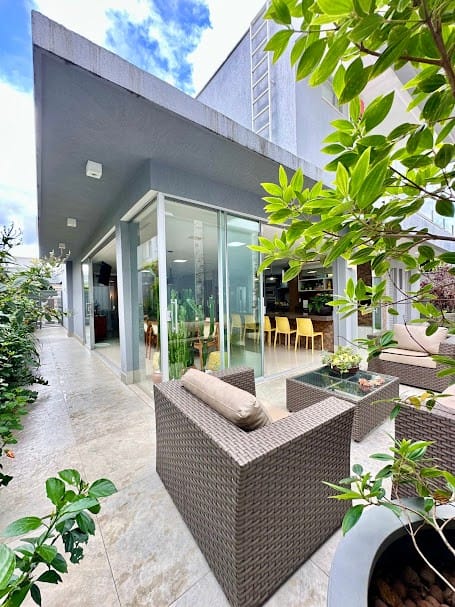 Sobrado à venda com 5 suites + office no Jardins Valência, Goiânia, GO