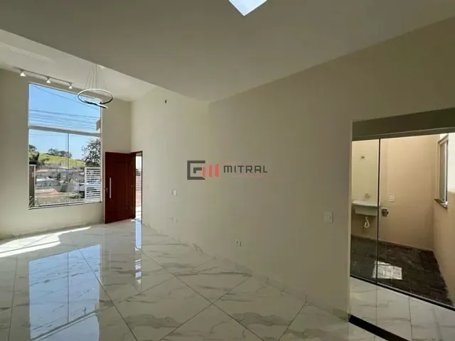Casa 3 quartos e 2 banheiros, à venda, no bairro Jardim Barra Forrest em Londrina