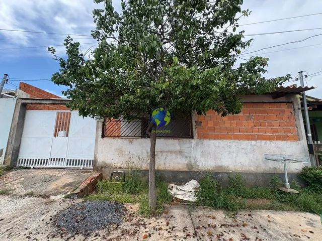 Casa com 150m² 2 quartos e 1 banheiro, à venda, no bairro Jardim Florianópolis em Cuiabá