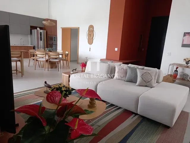 Casa com 470m² 3 quartos e 5 banheiros, à venda, no bairro Condomínio Residencial Campos do Conde em Bragança Paulista