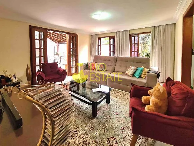 Casa com 350m² 3 quartos e 4 banheiros, à venda, no bairro Jardim Primavera em Volta Redonda