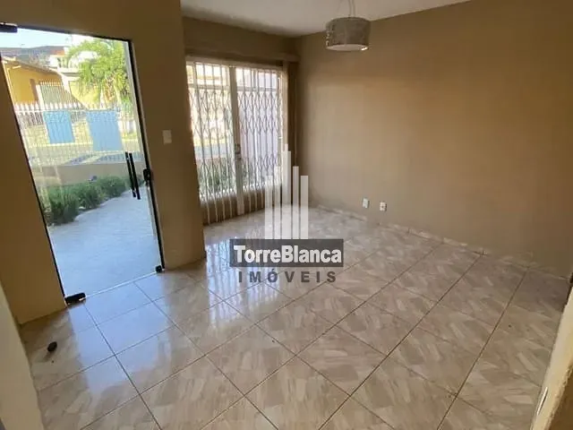 Casa com 395m² 3 quartos e 1 banheiro, à venda, no bairro Órfãs em Ponta Grossa