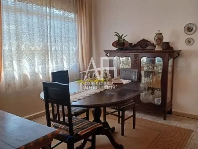 Casa com 250m² 3 quartos e 1 banheiro, à venda, no bairro Jardim Humaitá em Taubaté