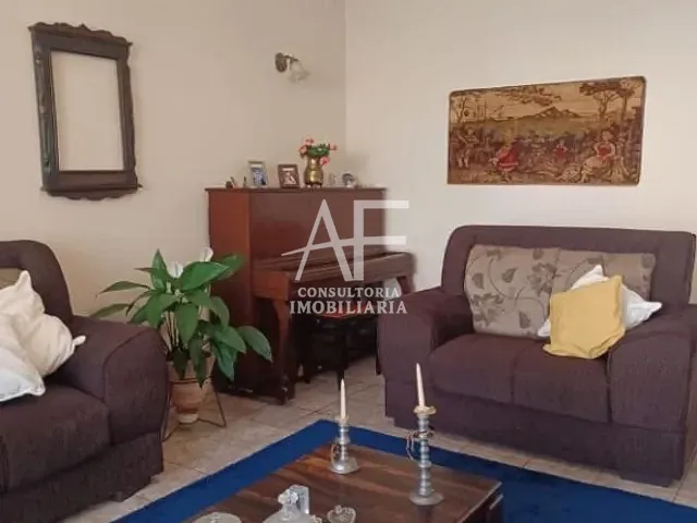 Casa com 250m² 3 quartos e 1 banheiro, à venda, no bairro Jardim Humaitá em Taubaté