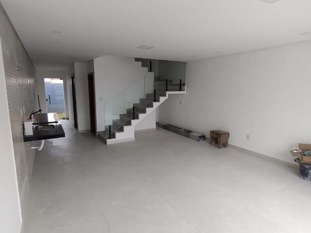 Casa com 110m² 3 quartos e 3 banheiros, à venda, no bairro Lagoa em Macaé