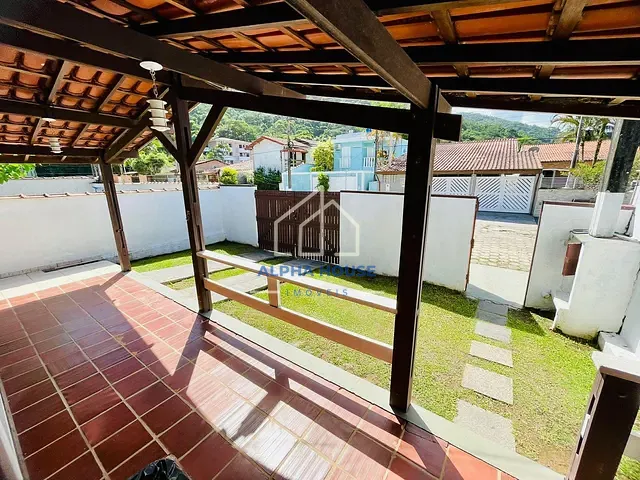Casa com 342m² 3 quartos e 3 banheiros, à venda, no bairro Toninhas em Ubatuba