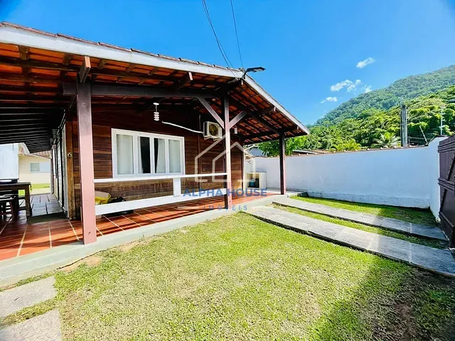 Casa com 342m² 3 quartos e 3 banheiros, à venda, no bairro Toninhas em Ubatuba