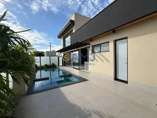 Casa 4 quartos e 5 banheiros, à venda, no bairro Parqville Jacarandá em Aparecida de Goiânia
