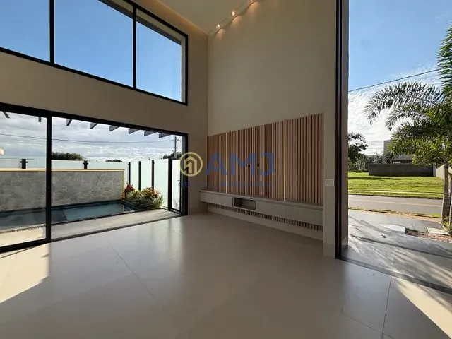 Casa 4 quartos e 5 banheiros, à venda, no bairro Parqville Jacarandá em Aparecida de Goiânia