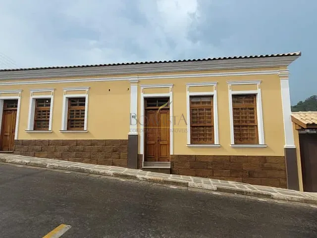 Casa para alugar, no bairro Centro em Piracaia
