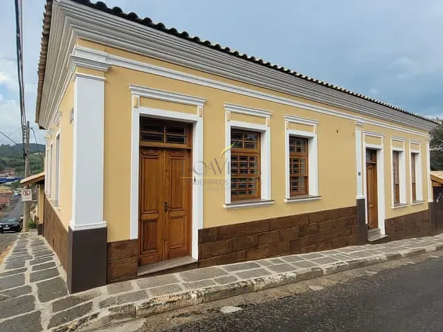 Casa para alugar, no bairro Centro em Piracaia