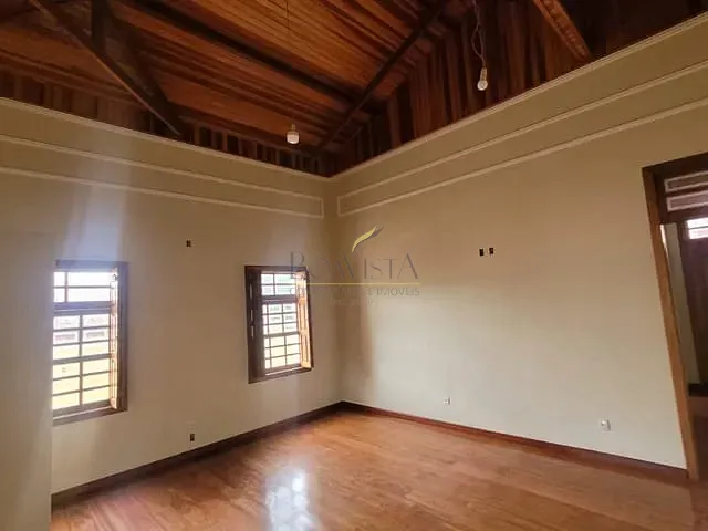 Casa para alugar, no bairro Centro em Piracaia