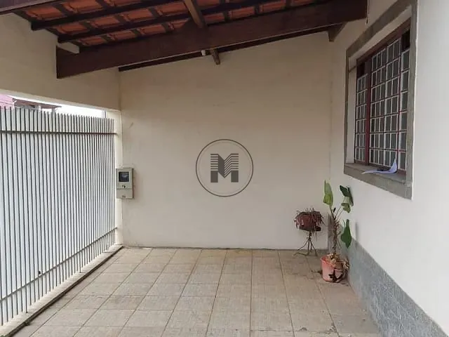 Casa 3 quartos e 2 banheiros, à venda, no bairro Parque São Francisco em Guaratinguetá