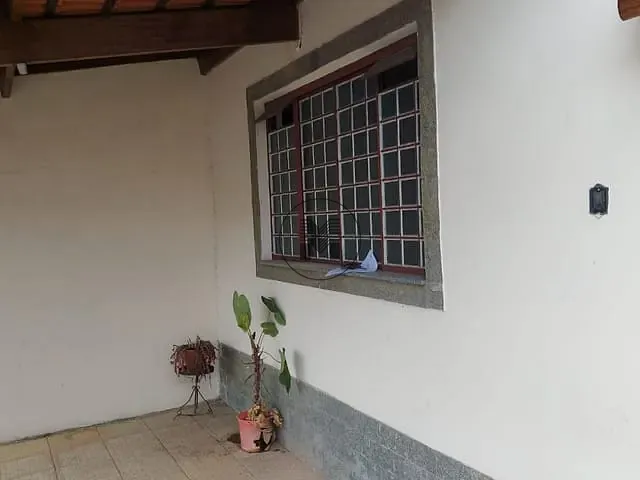 Casa 3 quartos e 2 banheiros, à venda, no bairro Parque São Francisco em Guaratinguetá
