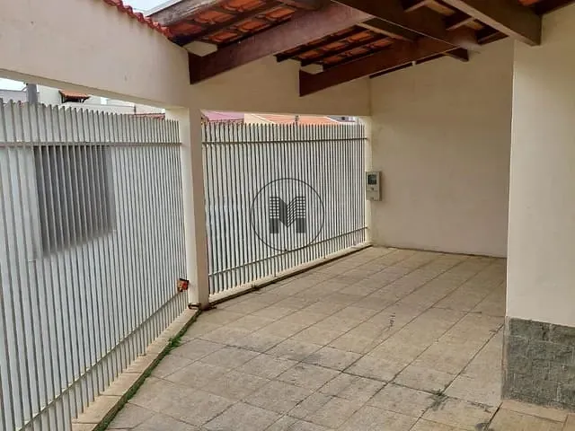 Casa 3 quartos e 2 banheiros, à venda, no bairro Parque São Francisco em Guaratinguetá