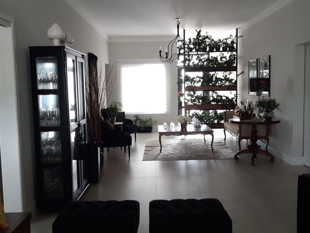 Casa com 576m² 4 quartos e 4 banheiros, à venda, no bairro Urbanova em São José dos Campos