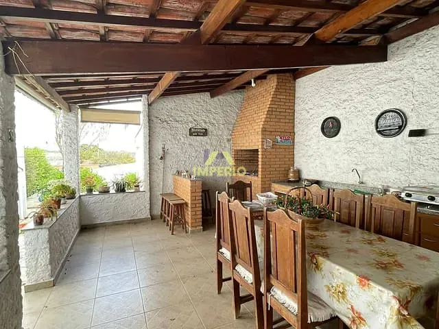 Casa com 551m² 3 quartos e 4 banheiros, à venda, no bairro Vila Teixeira em Salto