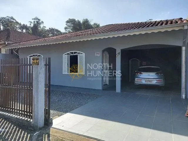 Casa com 520m² 3 quartos e 2 banheiros, à venda, no bairro Santa Catarina em Joinville