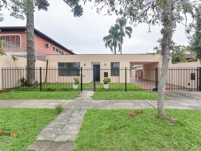 Casa 3 quartos e 4 banheiros, à venda, no bairro São Lourenço em Curitiba