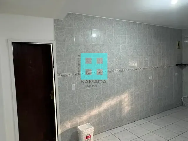 Casa com 30m² 1 quarto e 1 banheiro, para alugar, no bairro Ayrosa em Osasco