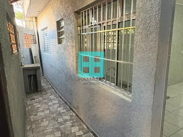 Casa com 30m² 1 quarto e 1 banheiro, para alugar, no bairro Ayrosa em Osasco