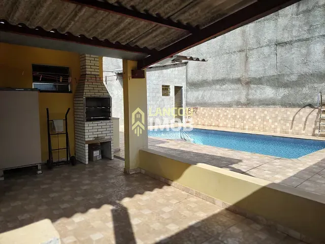 Casa 2 quartos e 4 banheiros, à venda, no bairro Jardim Cruz Alta em Várzea Paulista