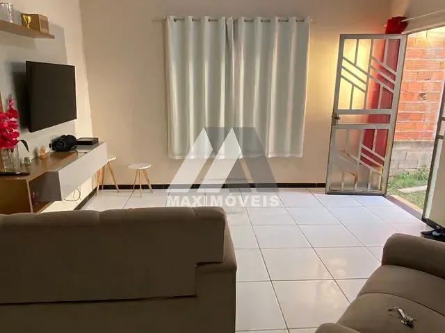 Casa com 360m² 2 quartos e 1 banheiro, à venda, no bairro São Francisco em Araçuaí