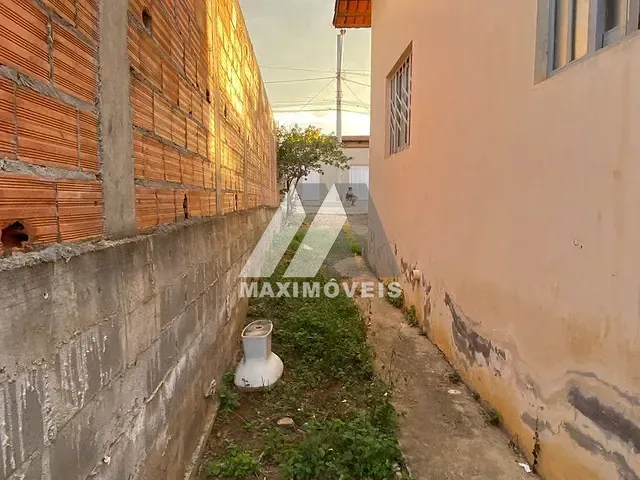 Casa com 360m² 2 quartos e 1 banheiro, à venda, no bairro São Francisco em Araçuaí